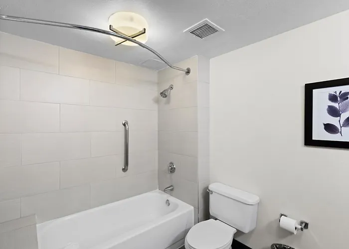Greentree Inn & Suites Phoenix Sky Harbor